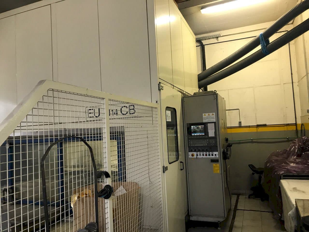 Vista lateral izquierda de la máquina Belotti EU3414PWCB