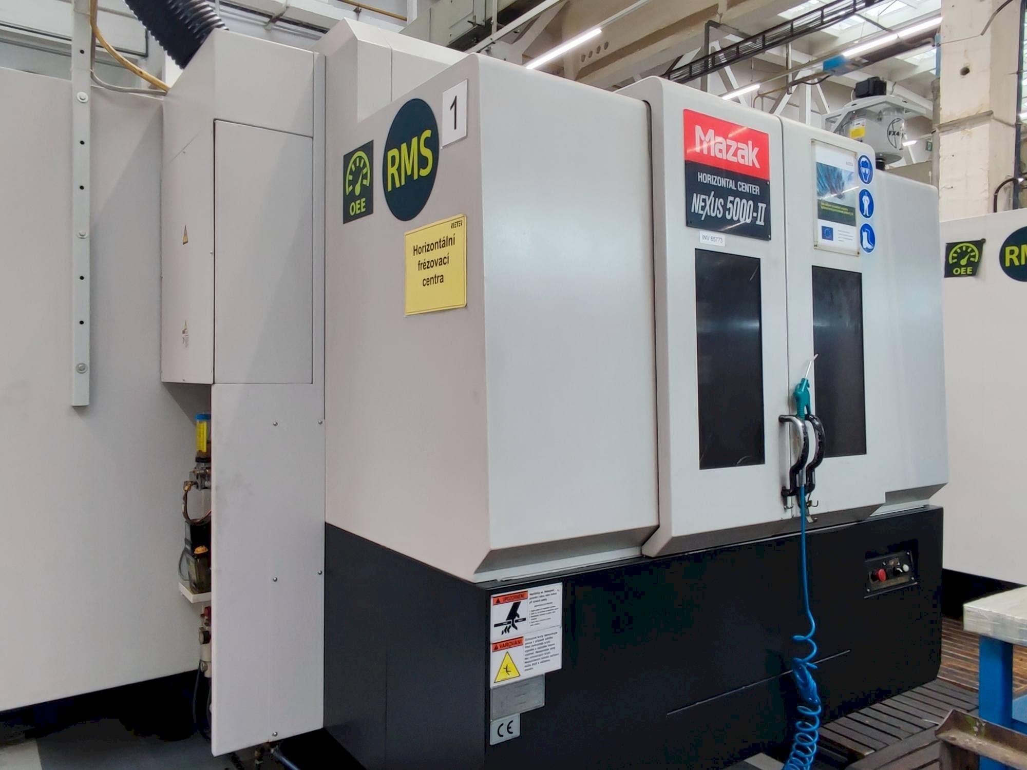Vista izquierda de la máquina Mazak HCN 5000-II
