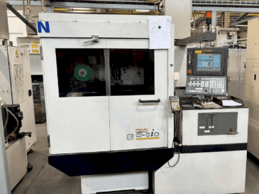 Vista frontal de la máquina FANUC Robocut alpha-0iC