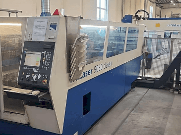 Vista frontal de la máquina TRUMPF TruLaser 5030 classic