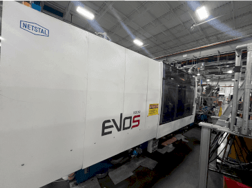 Vista frontal de la máquina Netstal EVOS 5500-2900 Speed