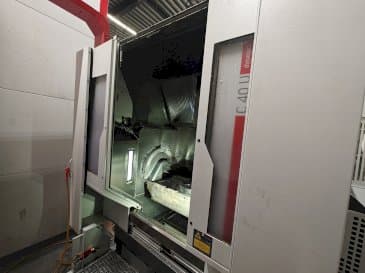 Vista frontal de la máquina HERMLE C 40 U