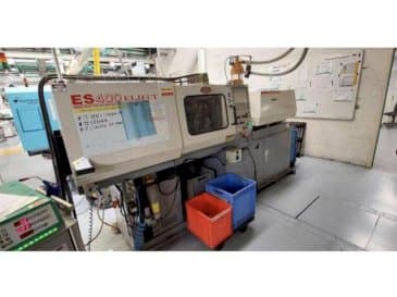 Vista frontal de la máquina Nissei ES400