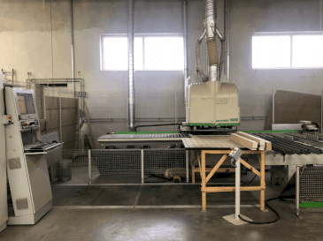 Vista frontal de la máquina BIESSE SKIPPER 100