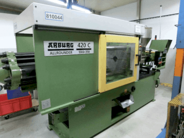 Vista frontal de la máquina Arburg Allrounder 420C 1300-350