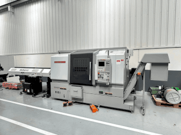Vista frontal de la máquina MORI SEIKI NLX 2500 SY/700