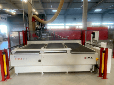 Vista frontal de la máquina IMA BIMA CUT 145/330