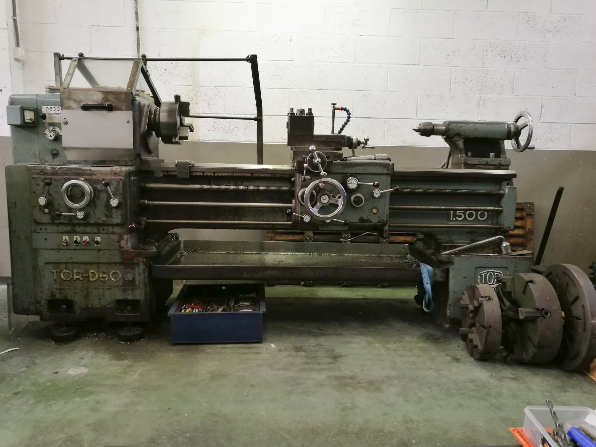 Vista frontal de la máquina TOR D-500