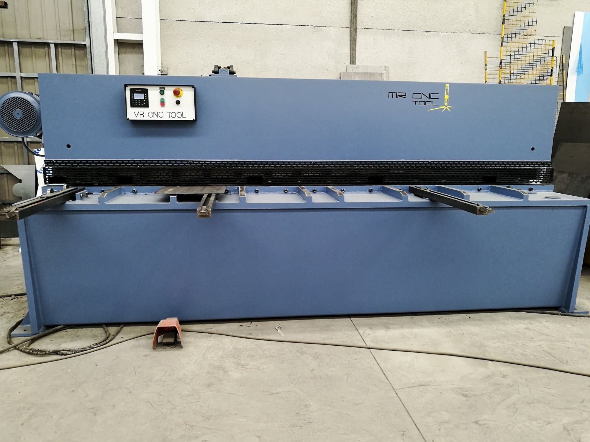 Vista frontal de la máquina Loire Safe CHP 6/31