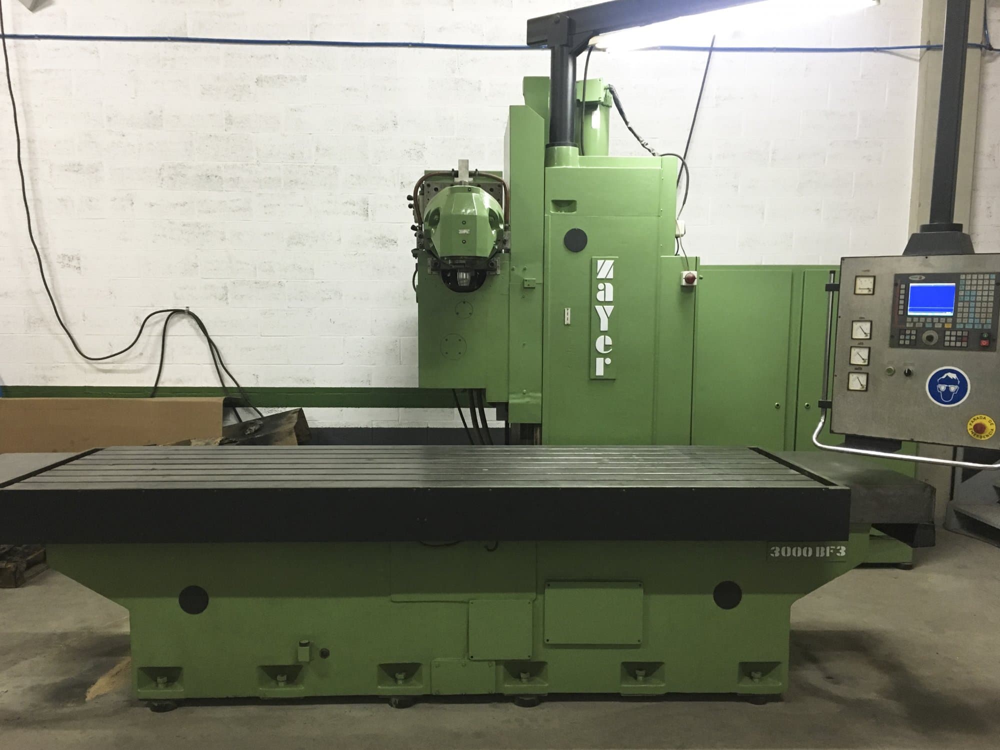 Vista frontal de la máquina Zayer 3000 BF3