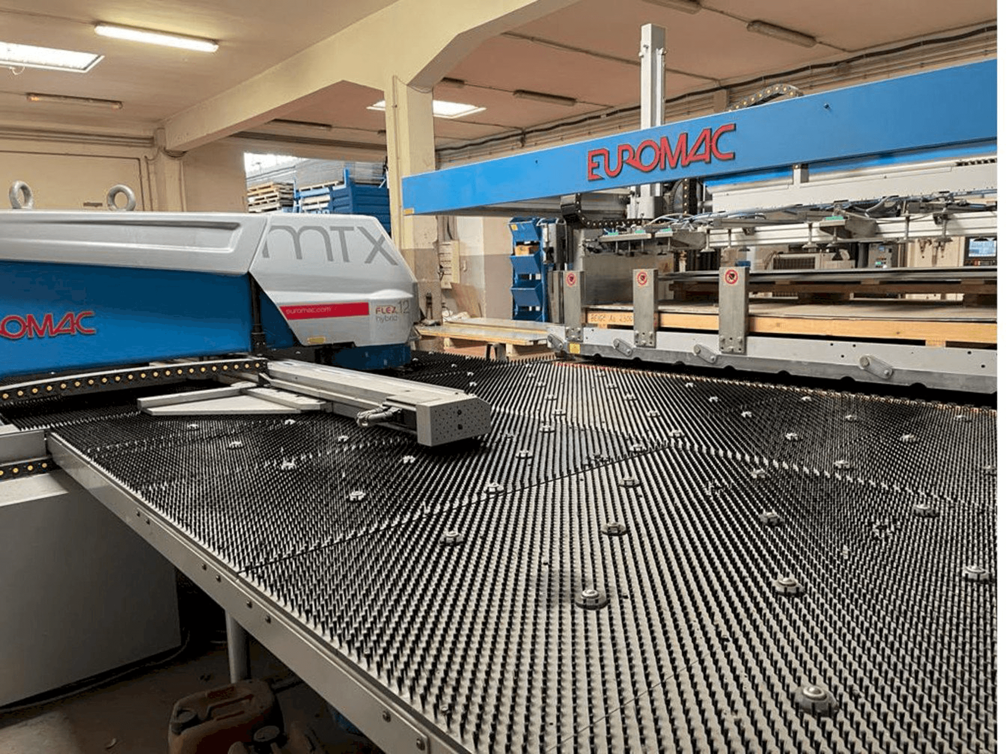 Front view of Euromac MTX Flex 12 Hybrid machine