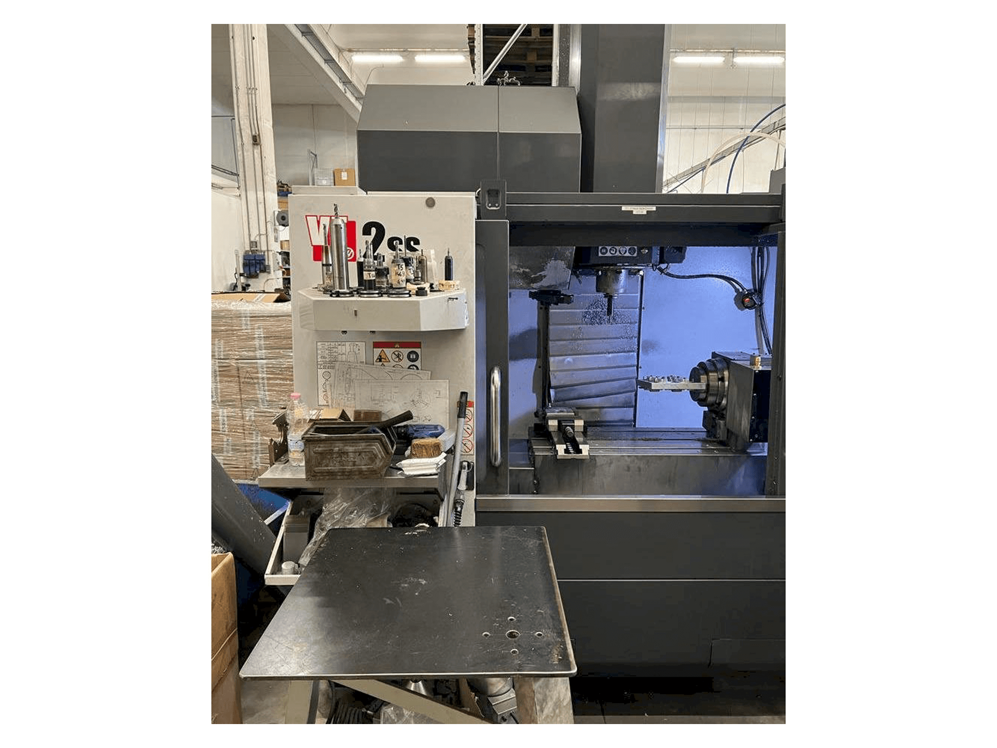 Front view of HAAS VF-2SS machine