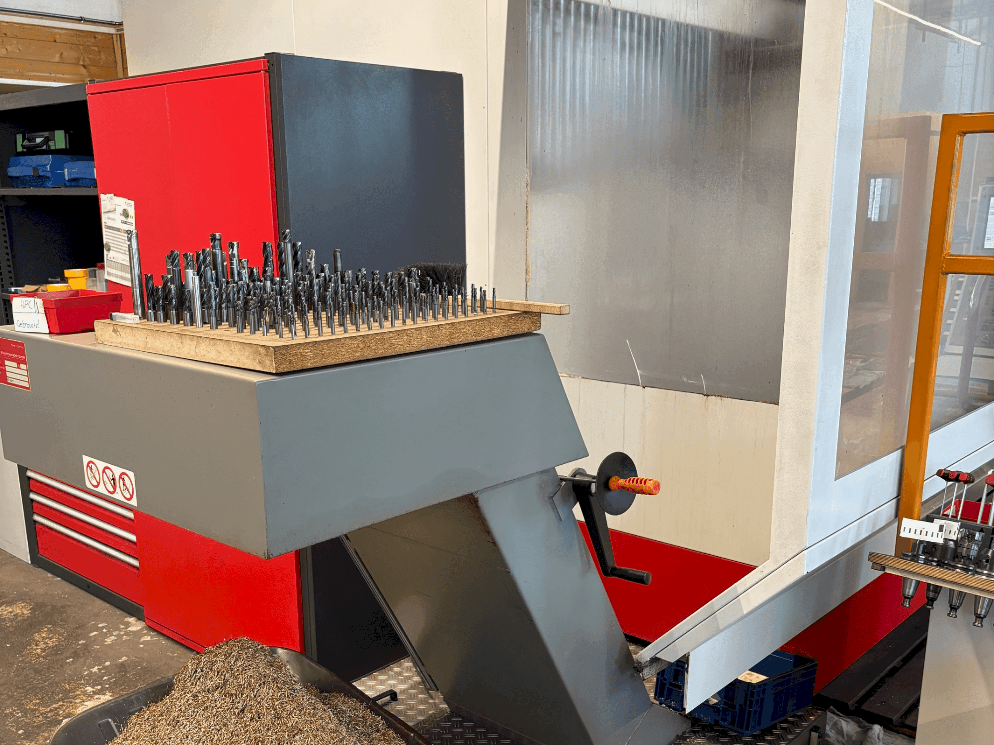 Front view of HERMLE U1130 machine