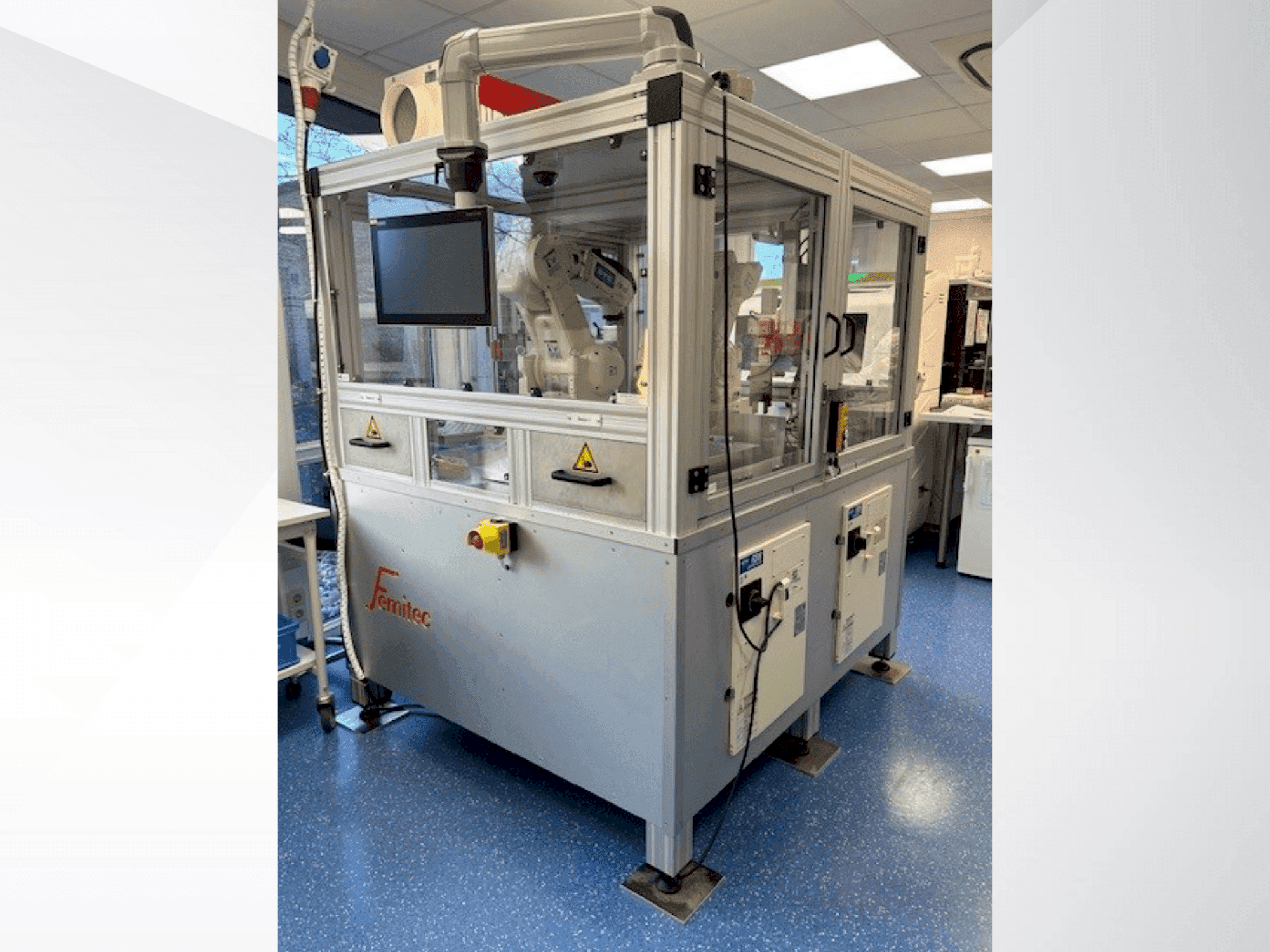 Vista frontal de la máquina FEMITEC 134101