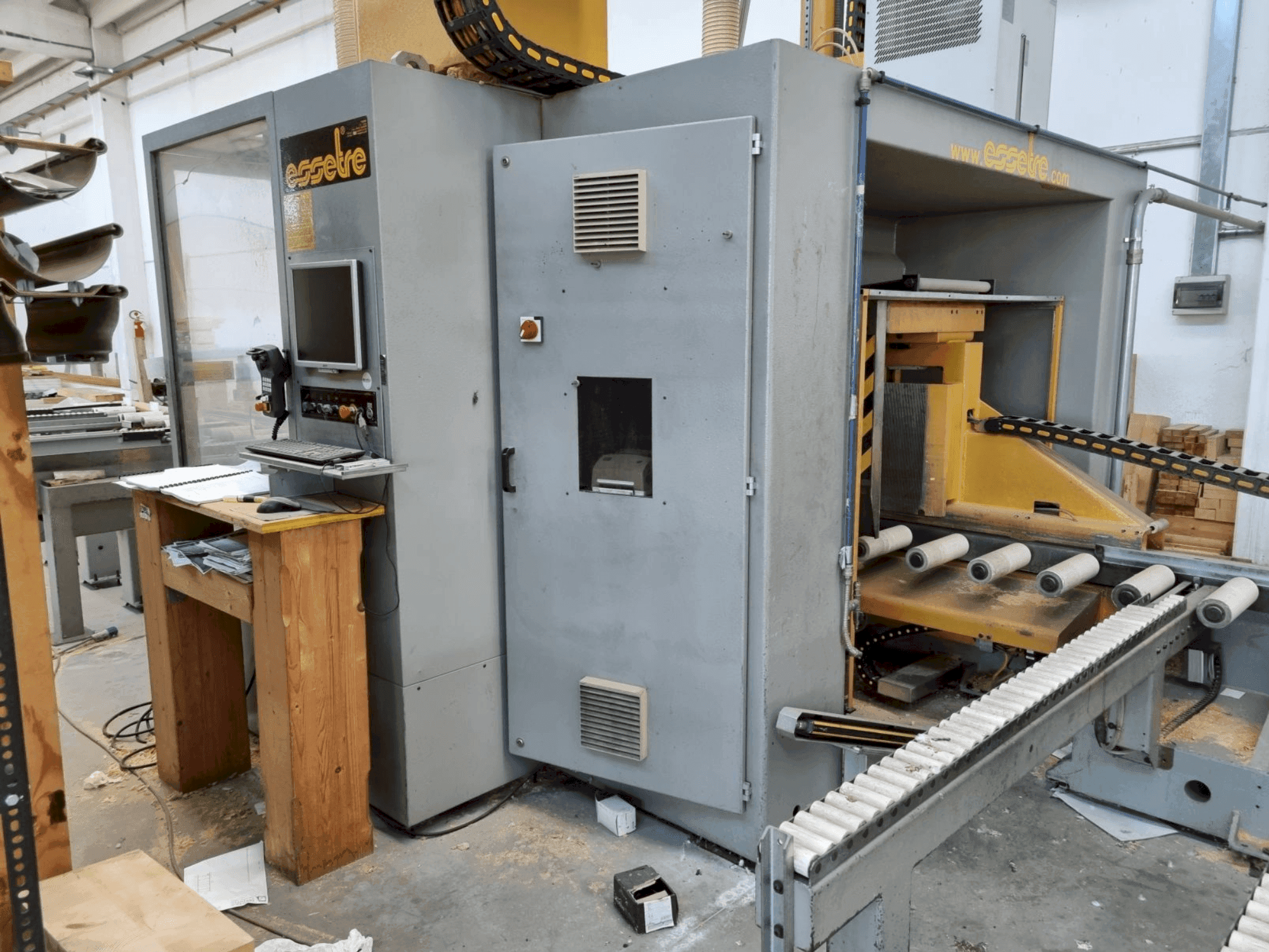 Vista frontal de la máquina ESSETRE TECHNO