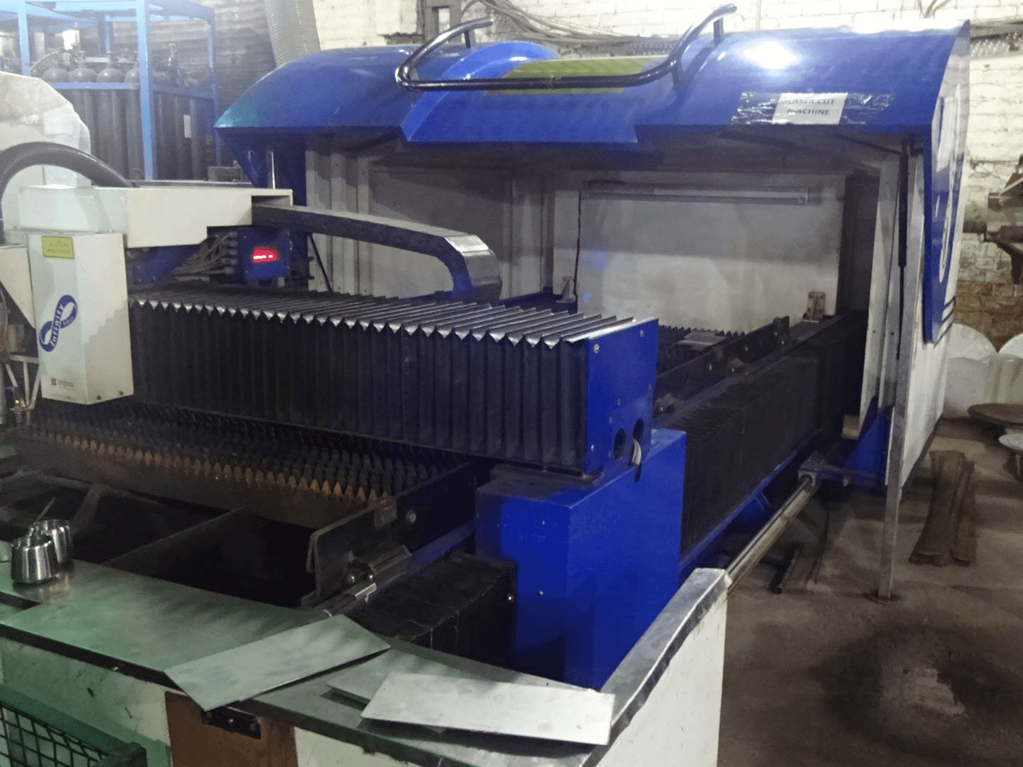 Vista frontal de la máquina Sahajanand FA 428