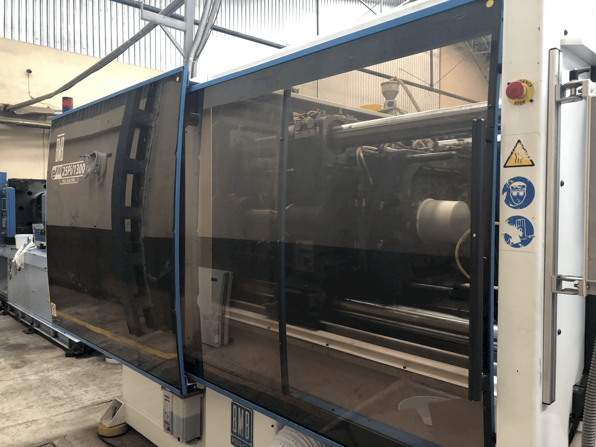 Vista izquierda de la máquina BMB eKW 25 Pi/1300