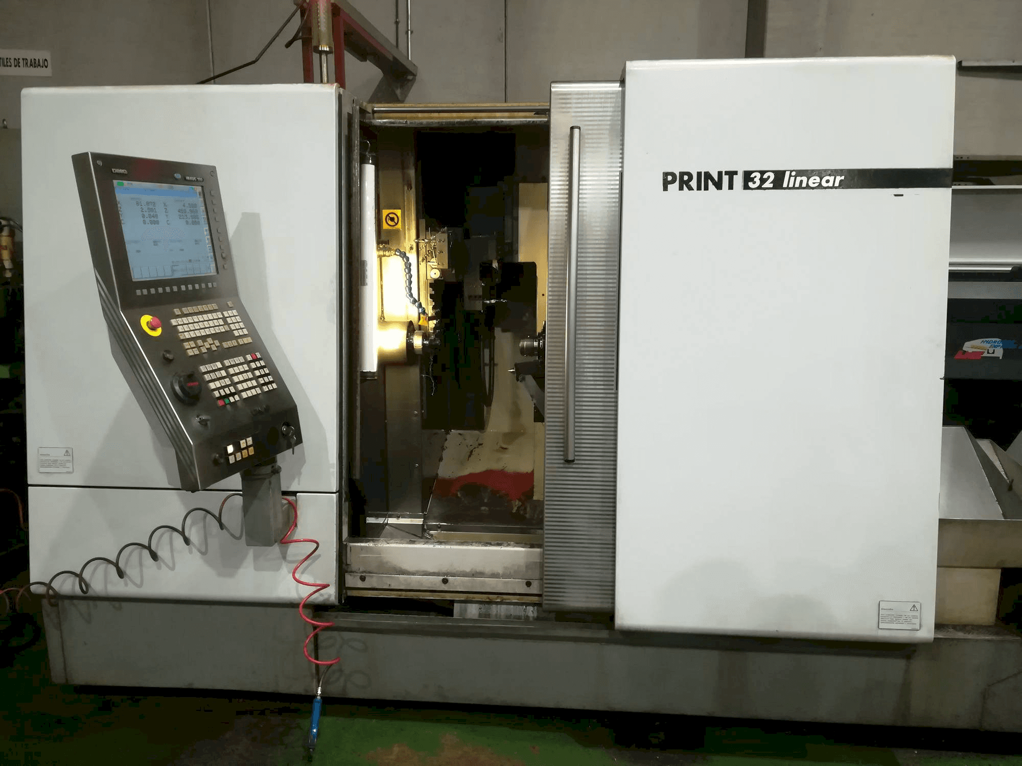 Vista frontal de la máquina Gildemeister Sprint 32 linear