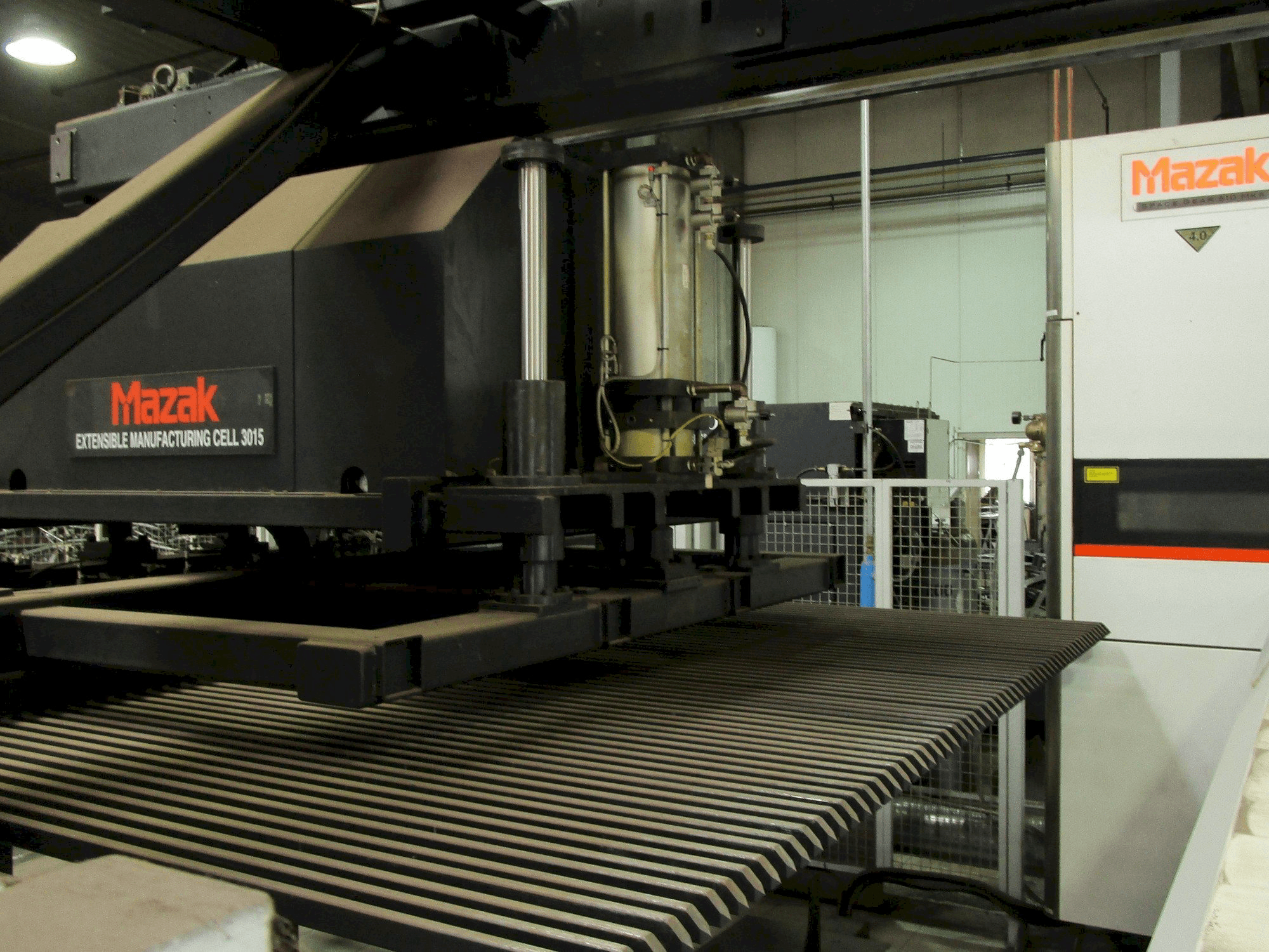 Vista frontal de la máquina Mazak Space Gear 510 MKII 4kW