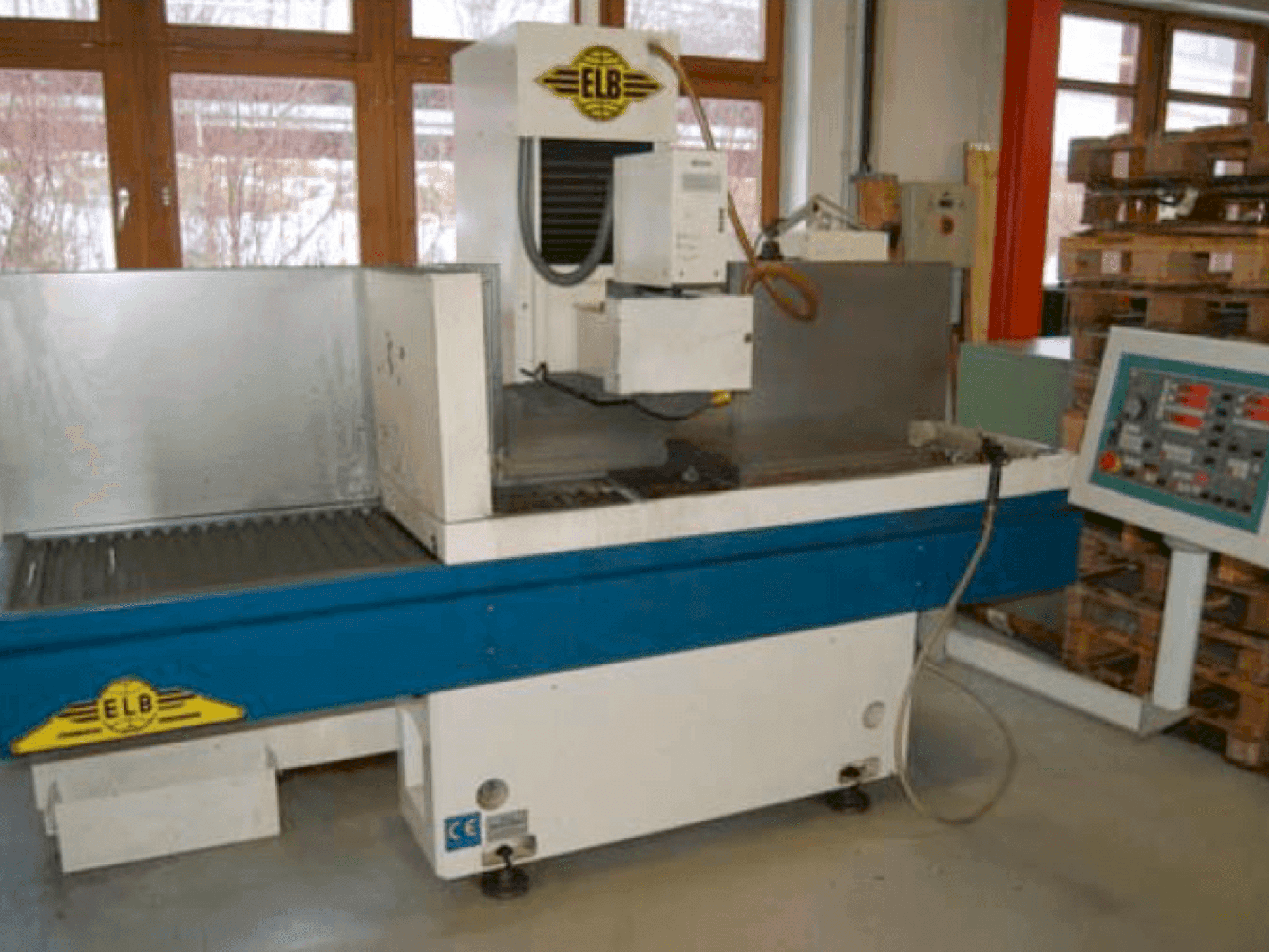 Vista frontal de la máquina ELB Perfekt 6 SPS