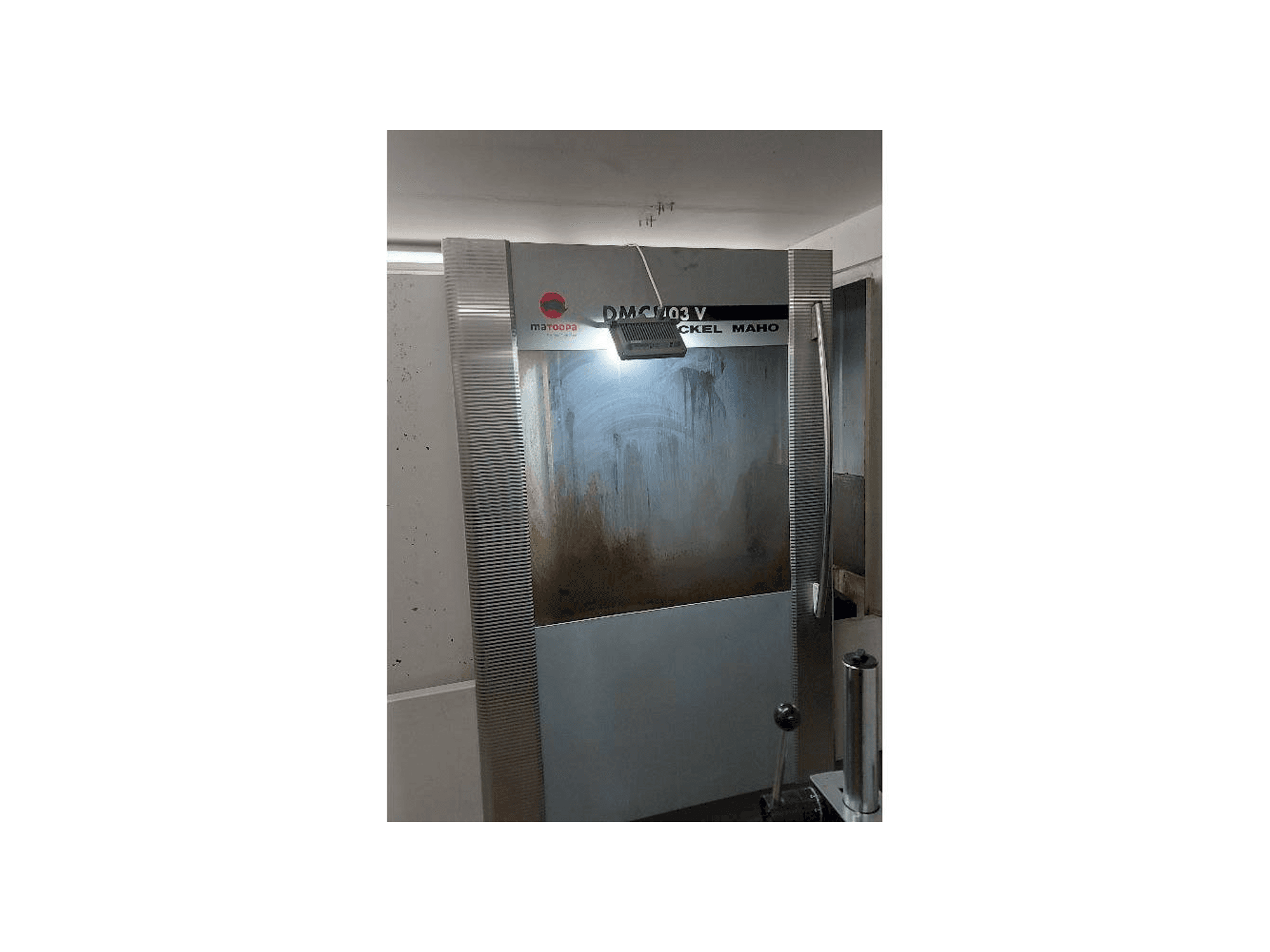 Vista frontal de la máquina DMG DMC 103 V