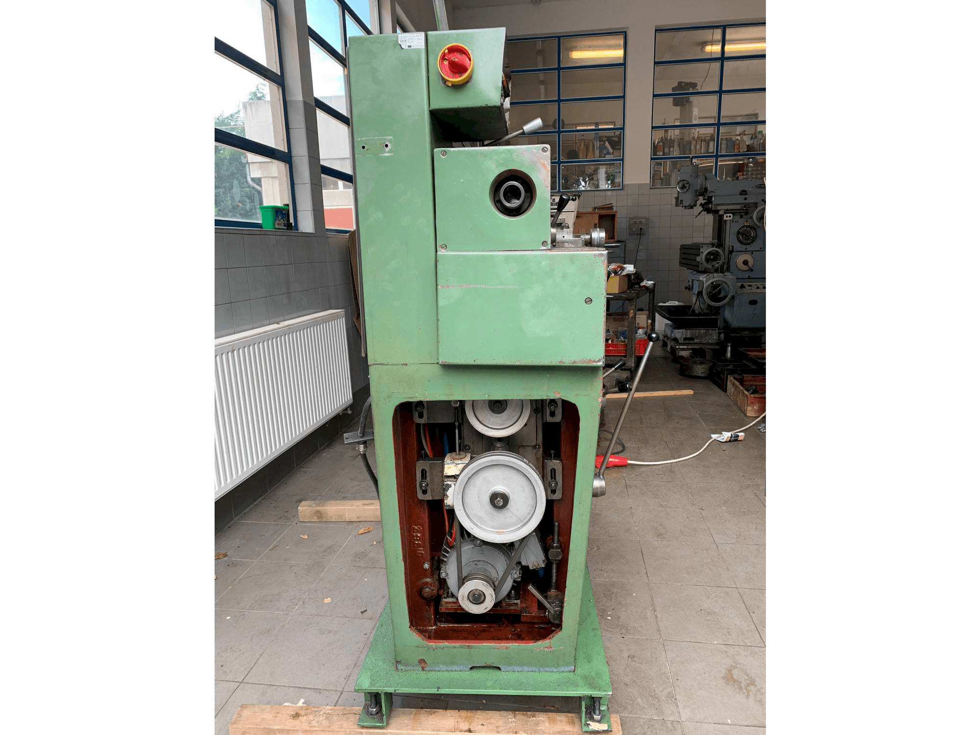 Front view of TOS Sm 16-A machine