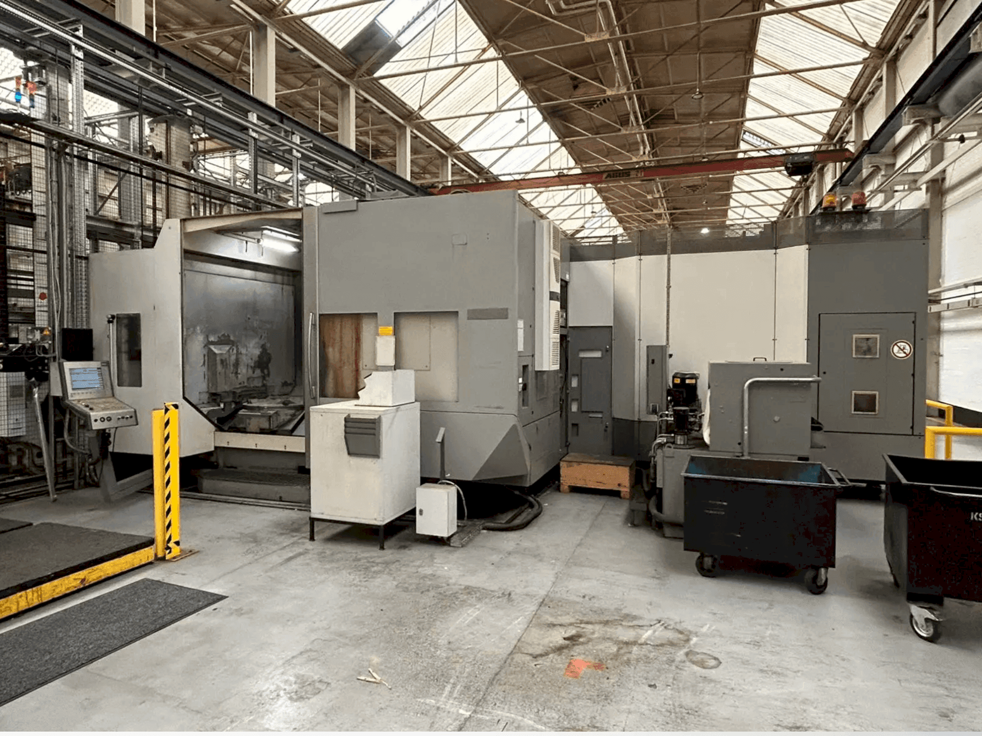 Vista frontal de la máquina DMG DMC 100 H