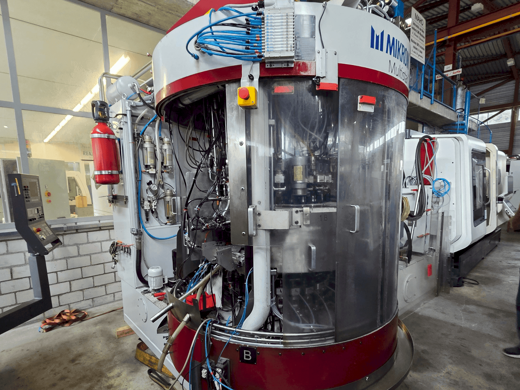 Front view of MIKRON Multistar CX-24/500R machine