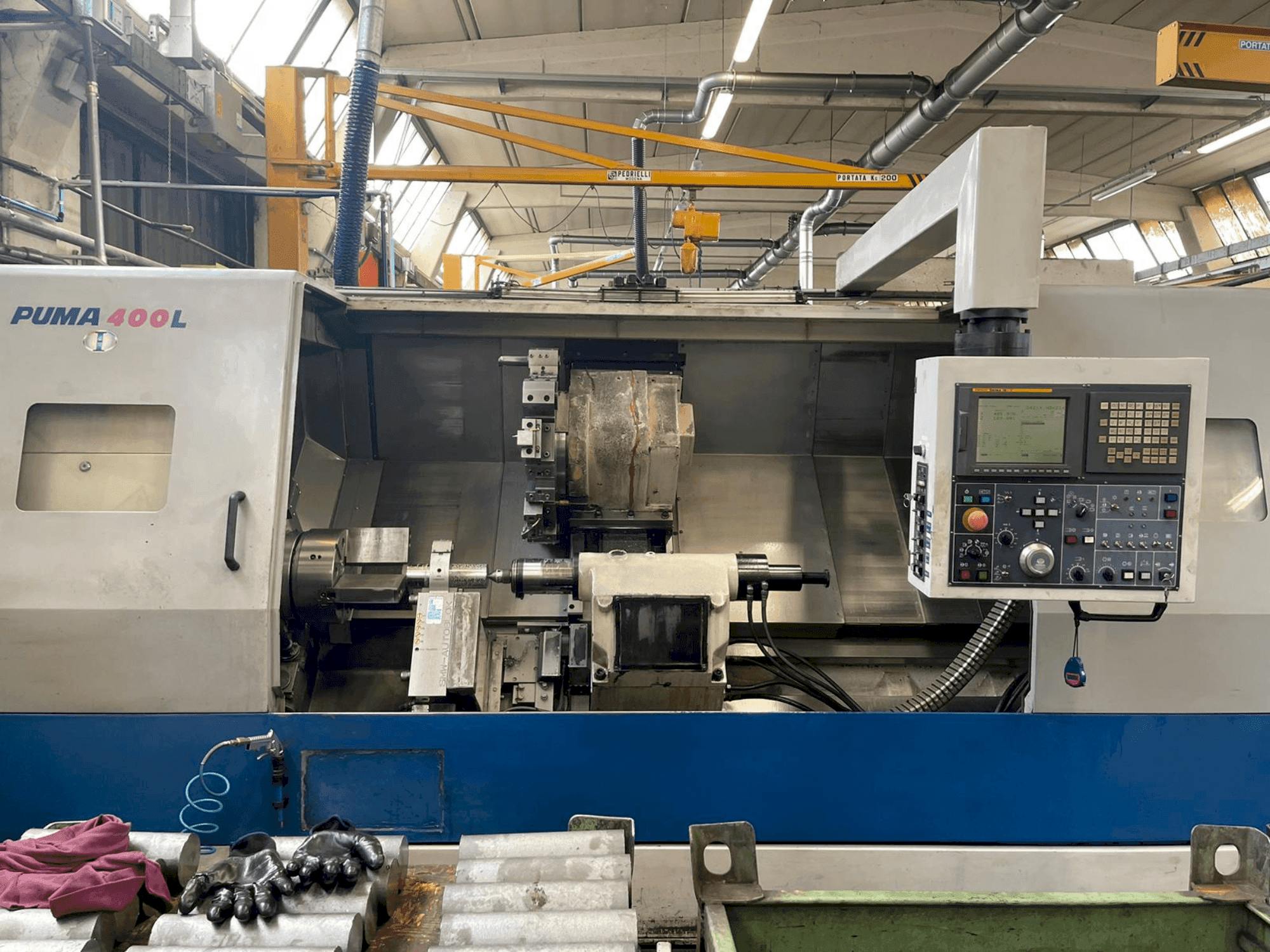 Front view of DAEWOO PUMA 400 LA machine