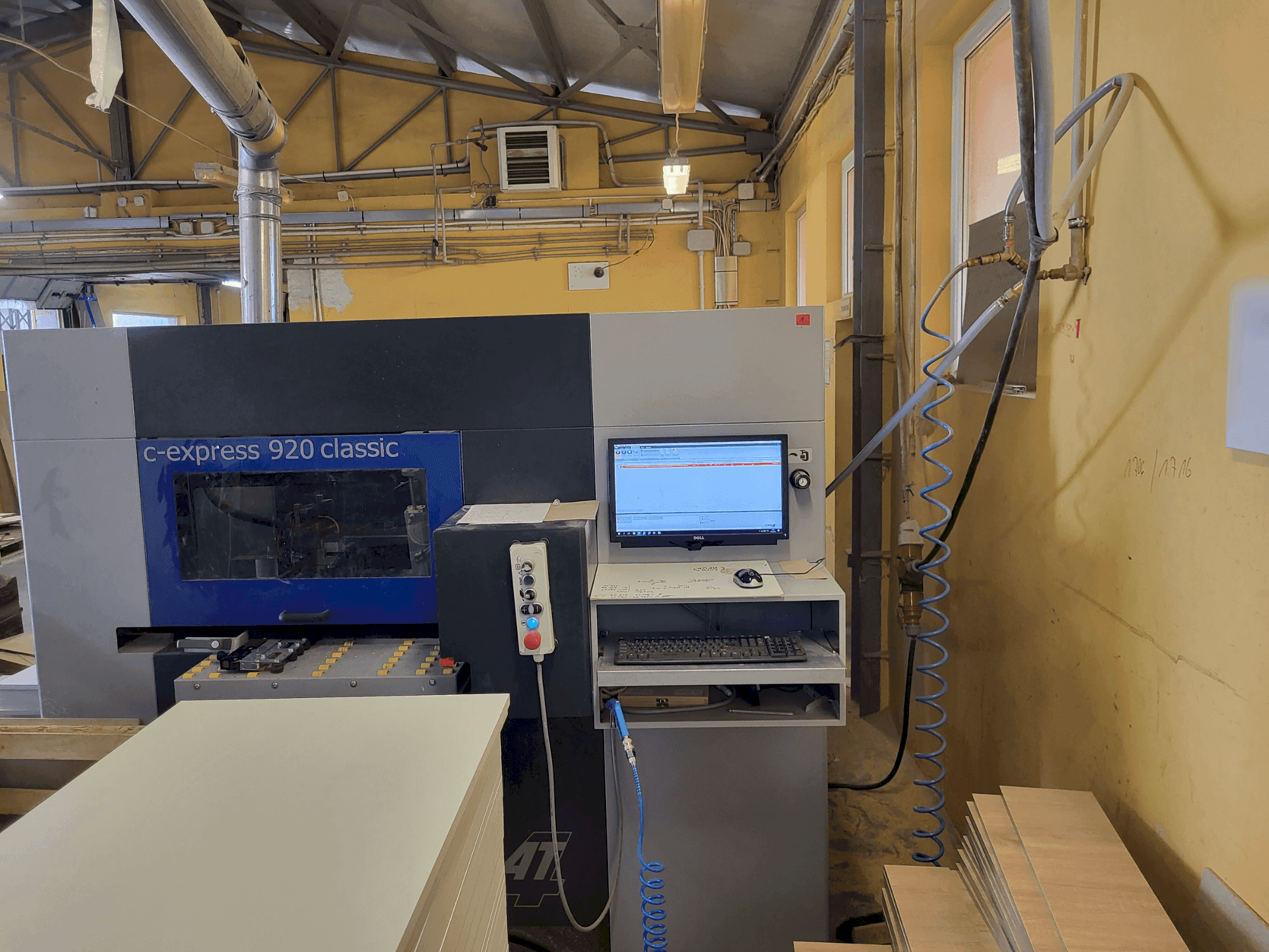 Vista frontal de la máquina FELDER FORMAT 4 C-Express Classic