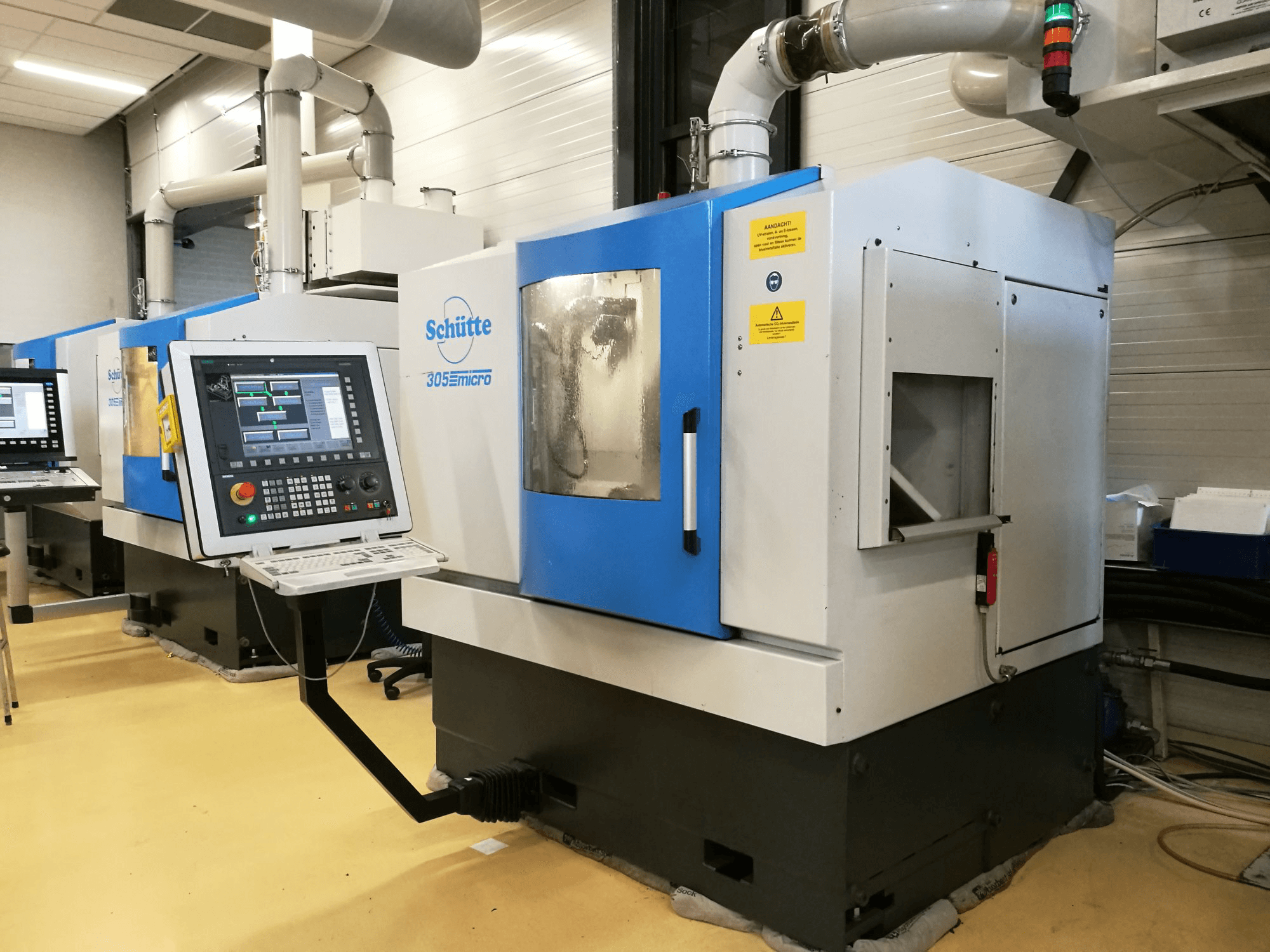 Vista derecha de la máquina Schuette WU305L