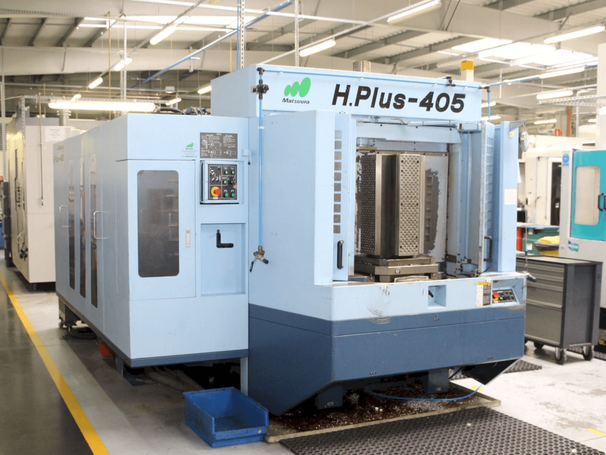 Vista frontal de la máquina Matsuura H-Plus 405