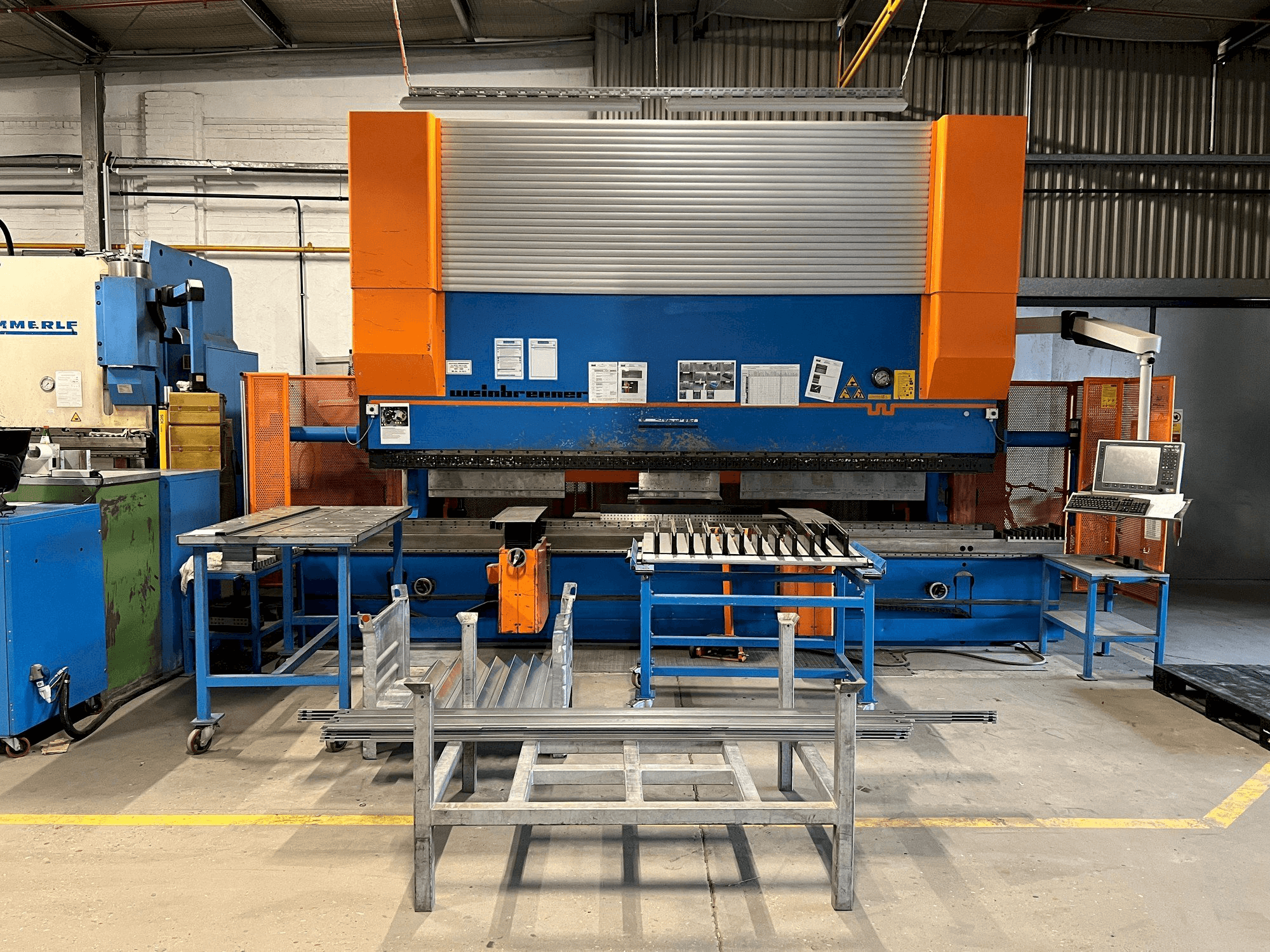 Vista frontal de la máquina Weinbrenner GP400