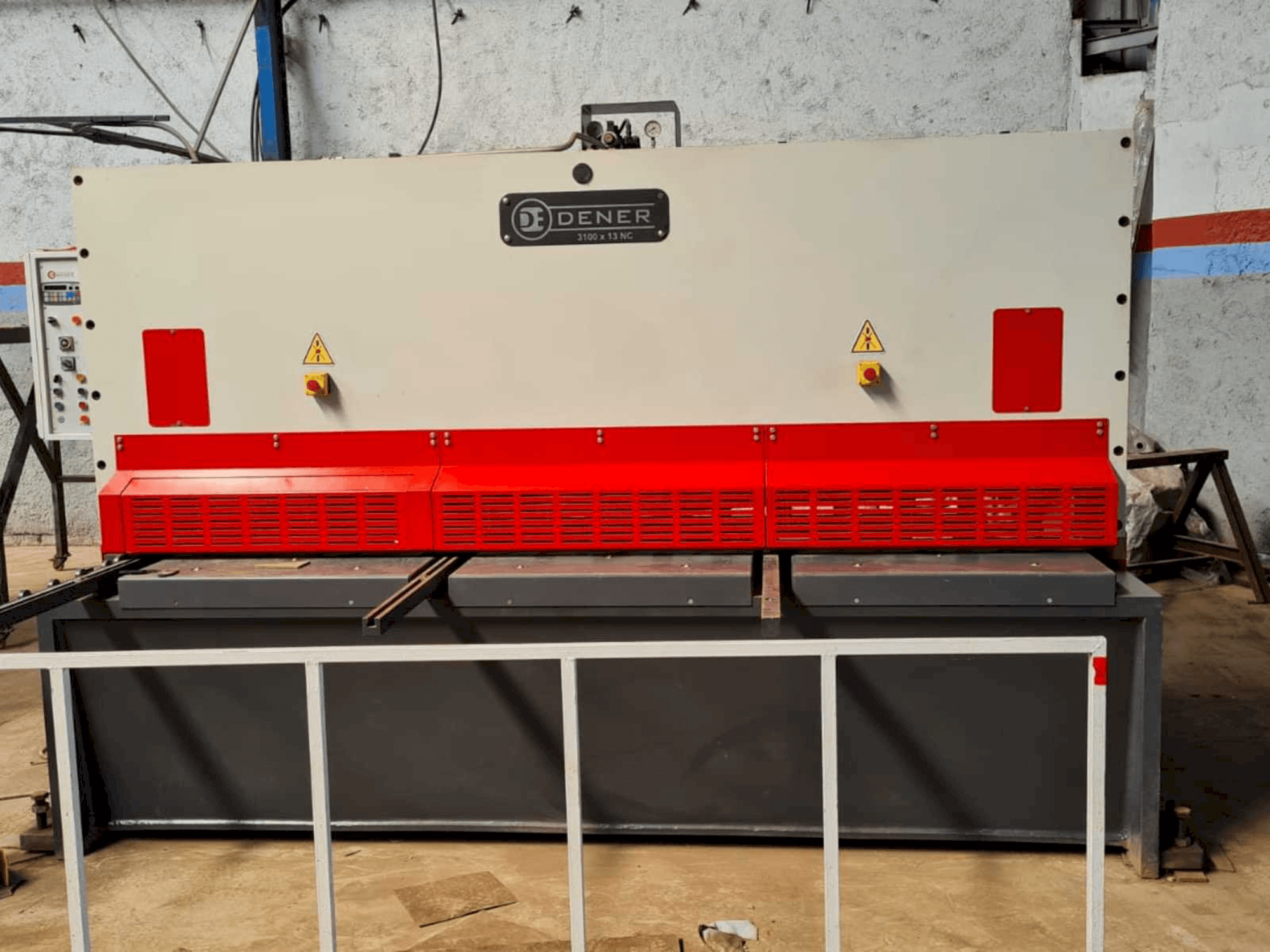 Front view of DENER BS 3013 machine