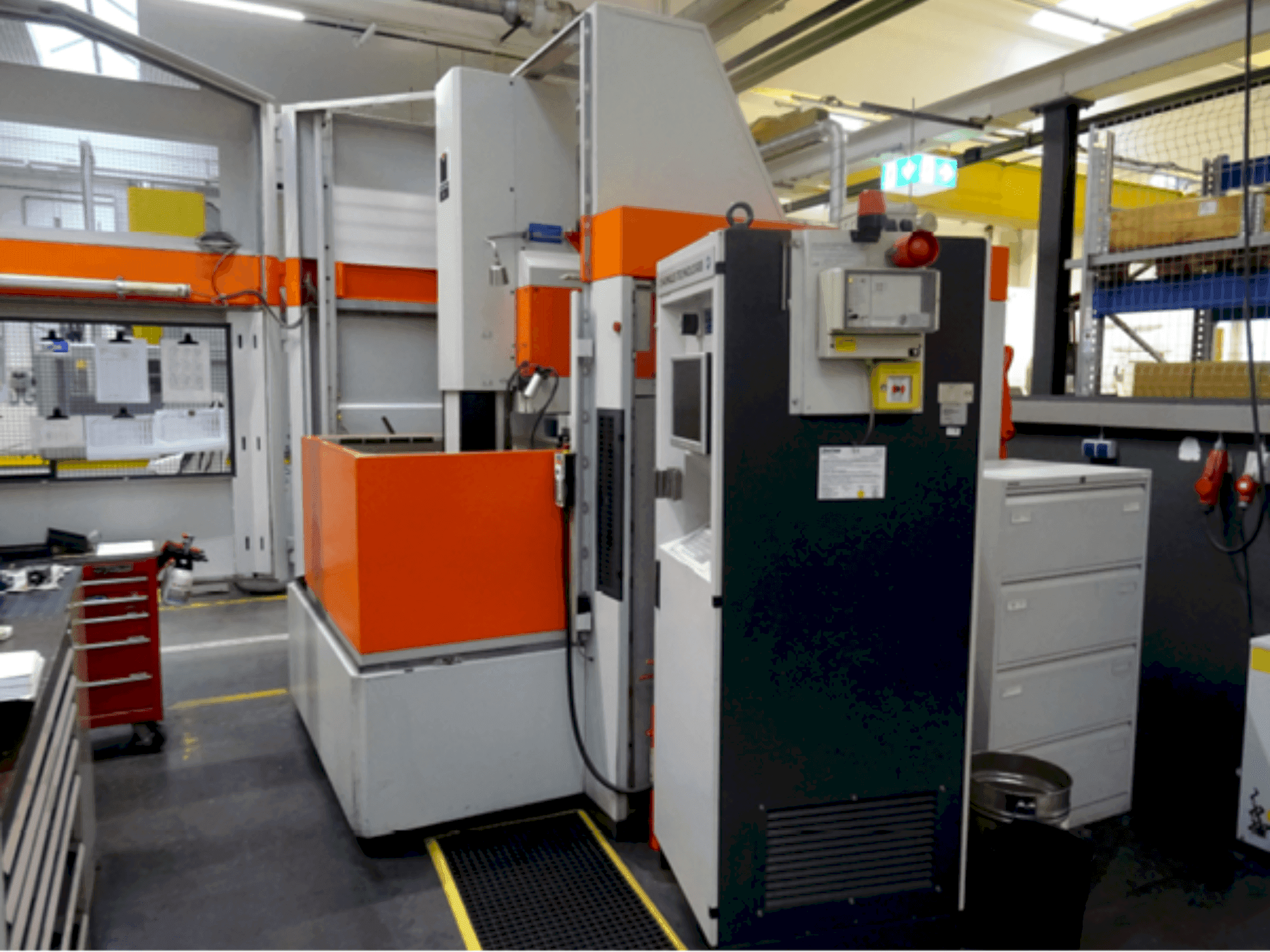 Vista frontal de la máquina CHARMILLES Roboform 41