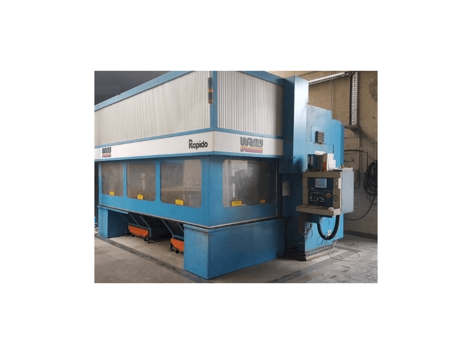 Vista frontal de la máquina Prima Power Rapido 5