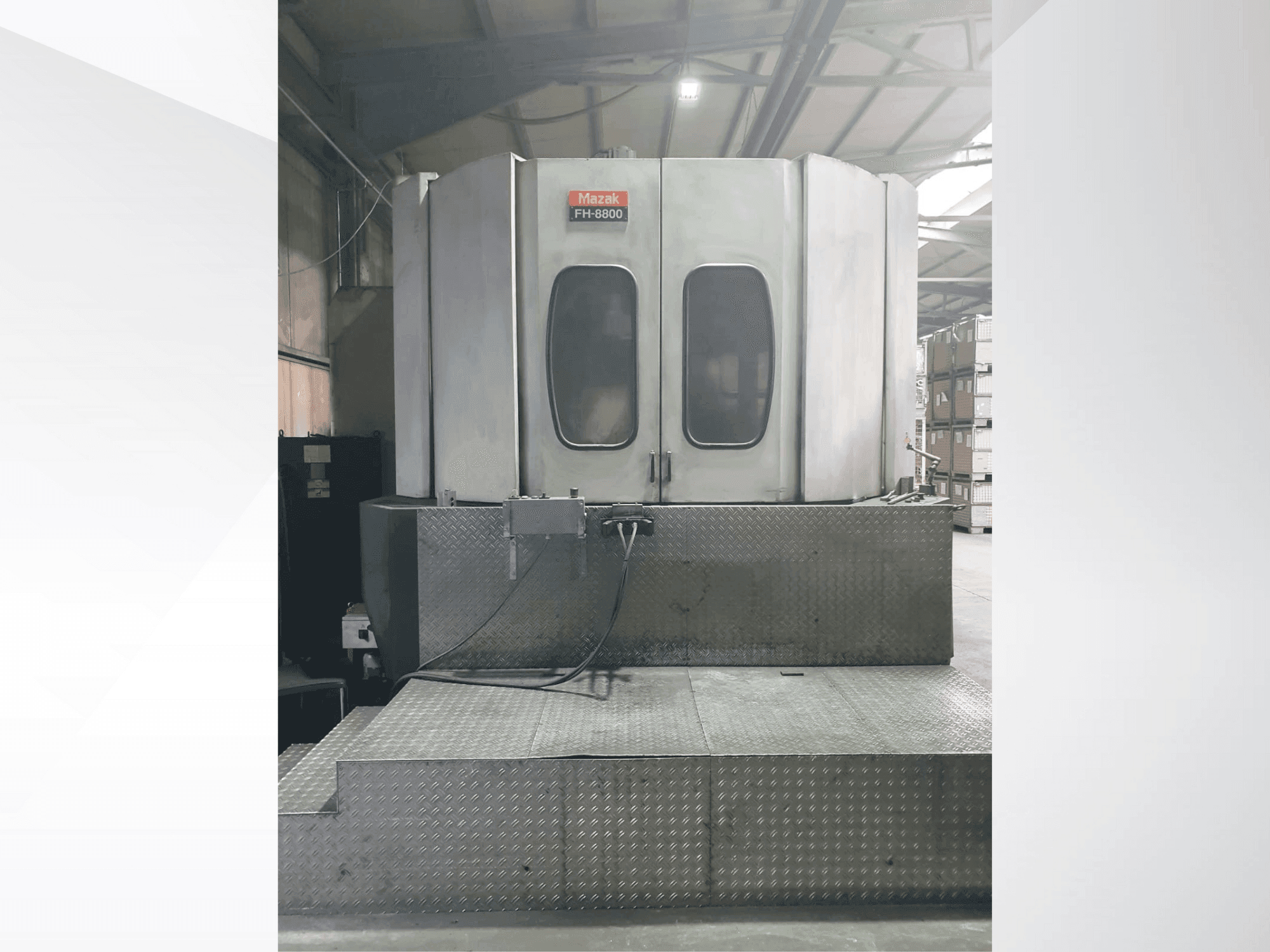 Vista frontal de la máquina Mazak FH 8800