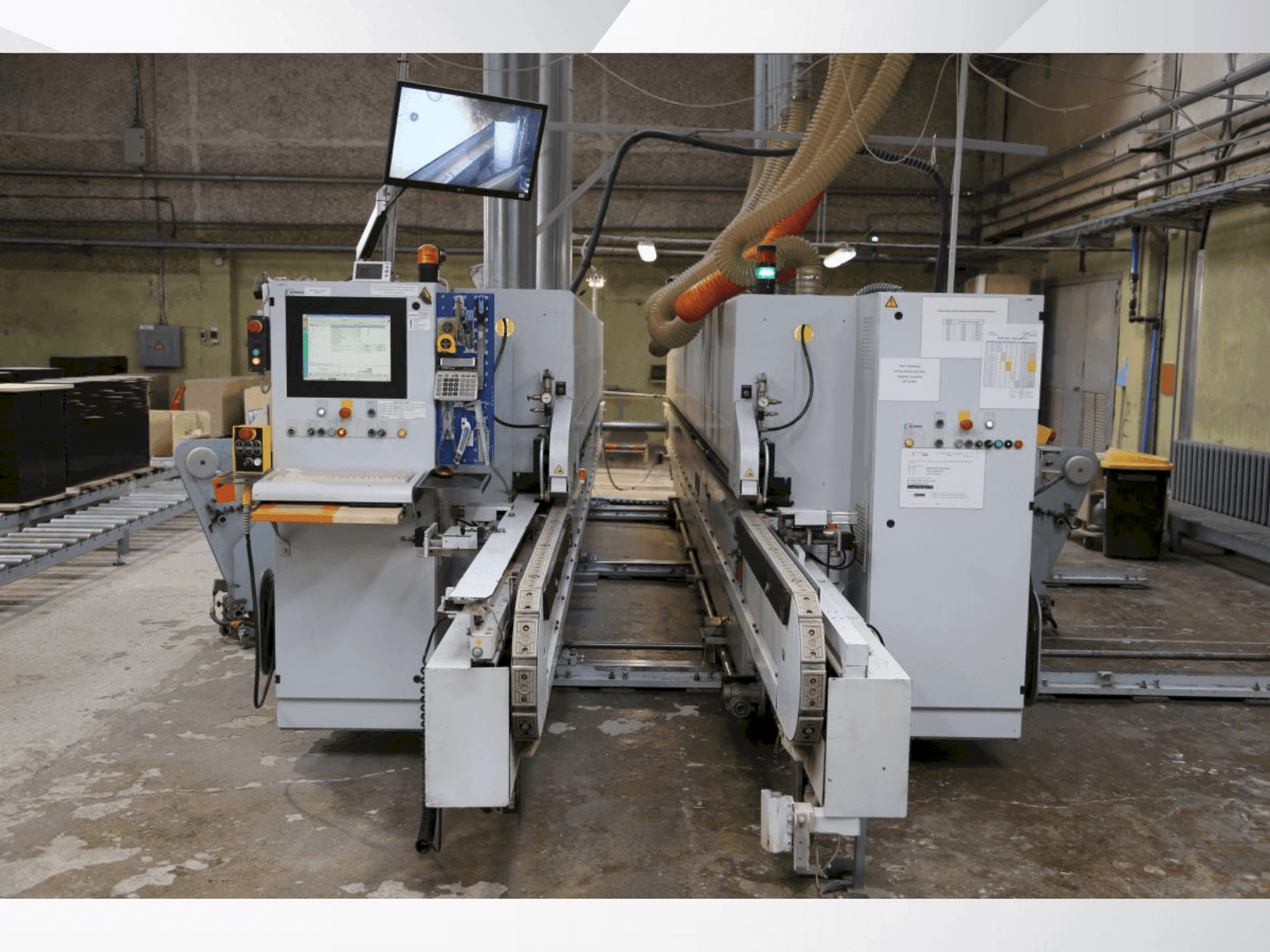 Vista frontal de la máquina HOMAG KFL 526 / C