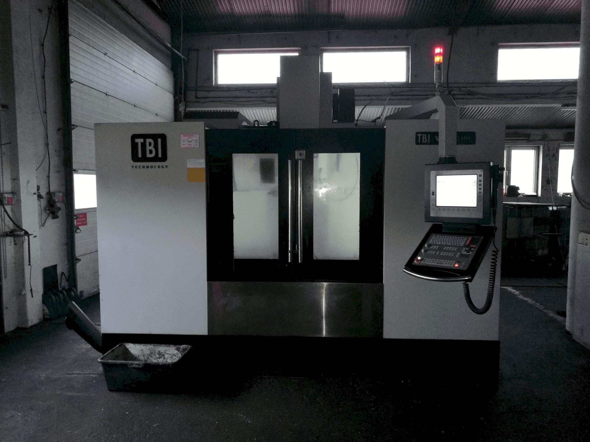 Vista frontal de la máquina TBI VC 1270 HH