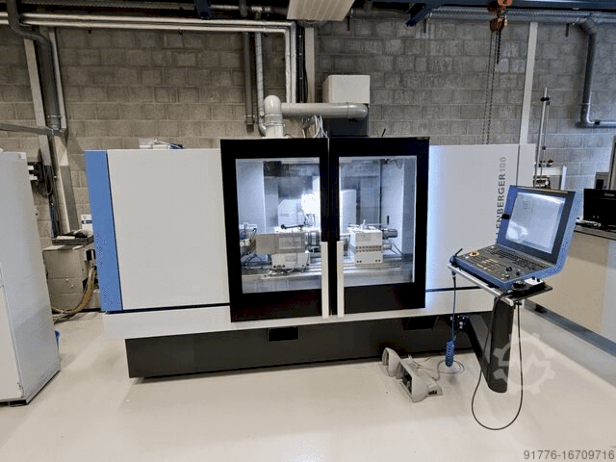 Vista frontal de la máquina KELLENBERGER 100