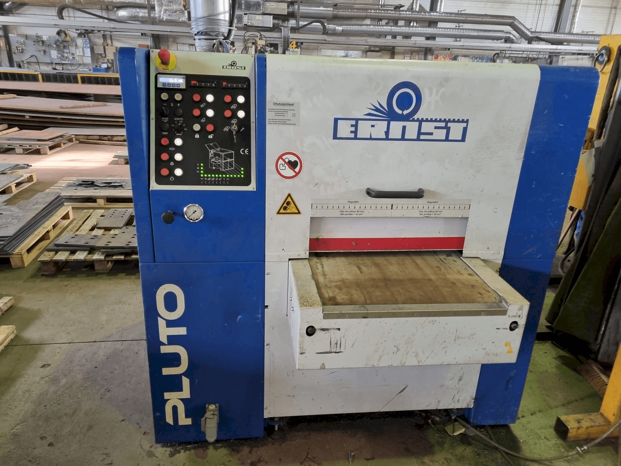 Front view of ERNST PLUTO ELL 600 machine