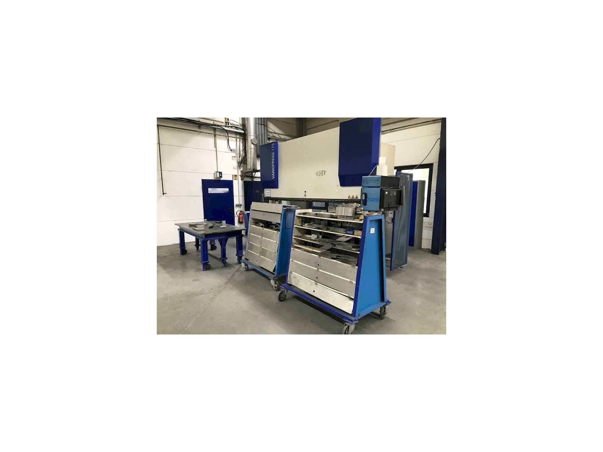 Vista frontal de la máquina EHT VARIOPRESS 175-4050