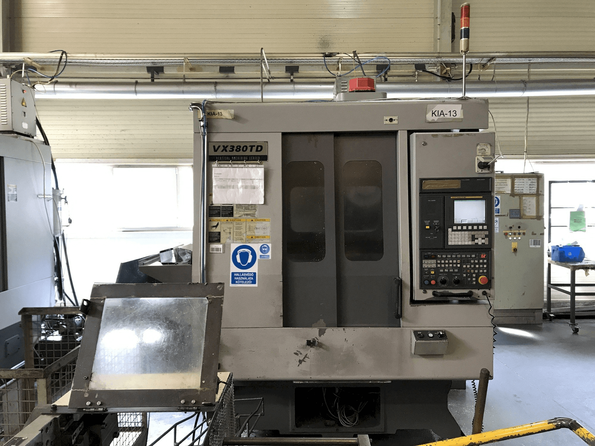 Vista frontal de la máquina Hyundai Kia VX380TD