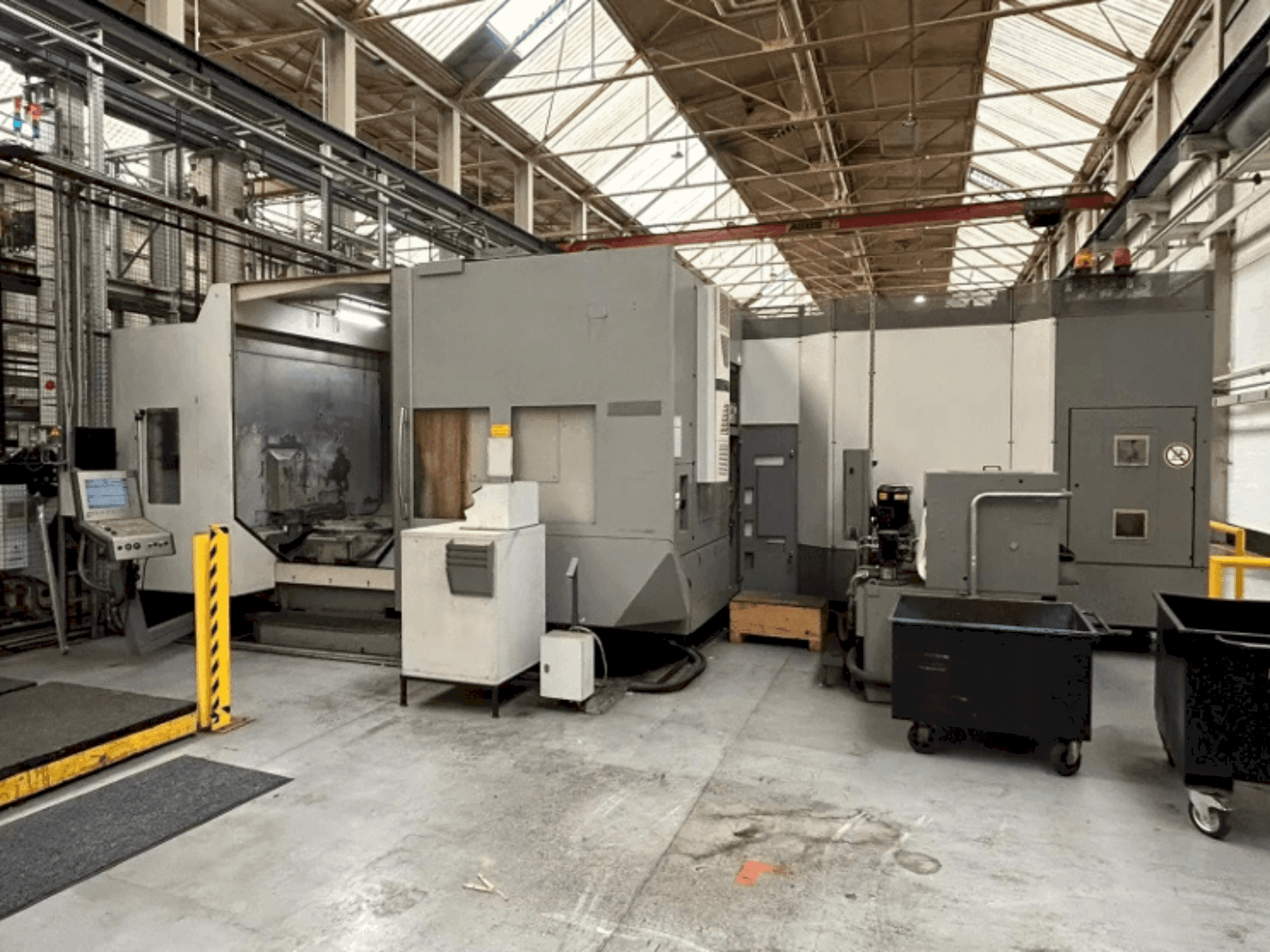 Vista frontal de la máquina DMG DMC 100 H