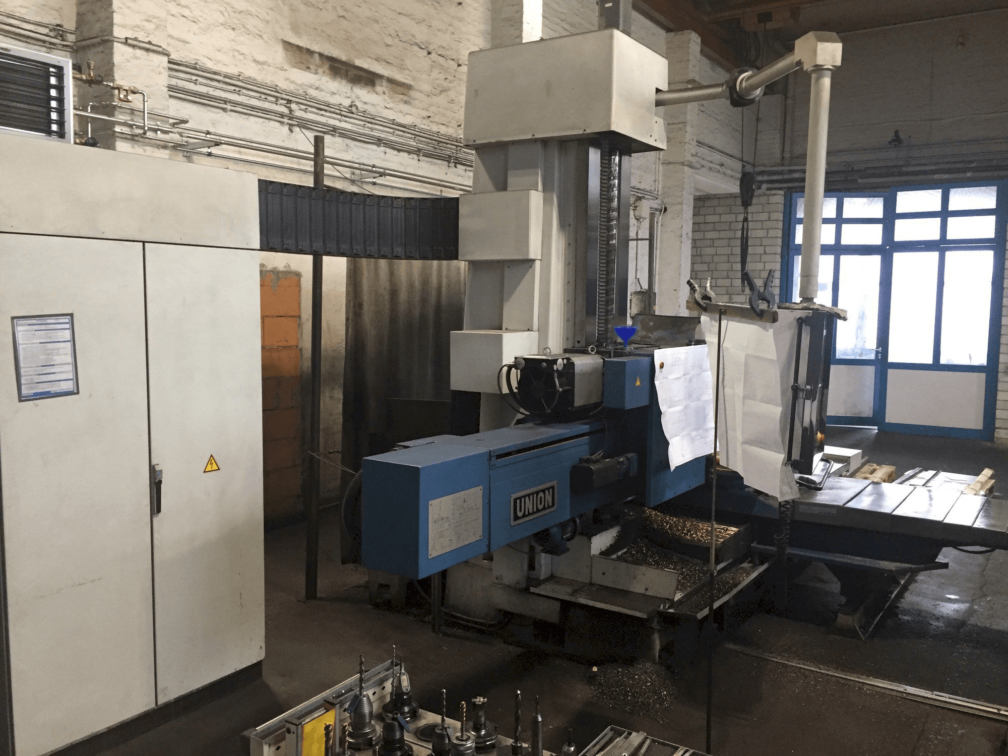 Vista lateral izquierda de la máquina Union BFT 102