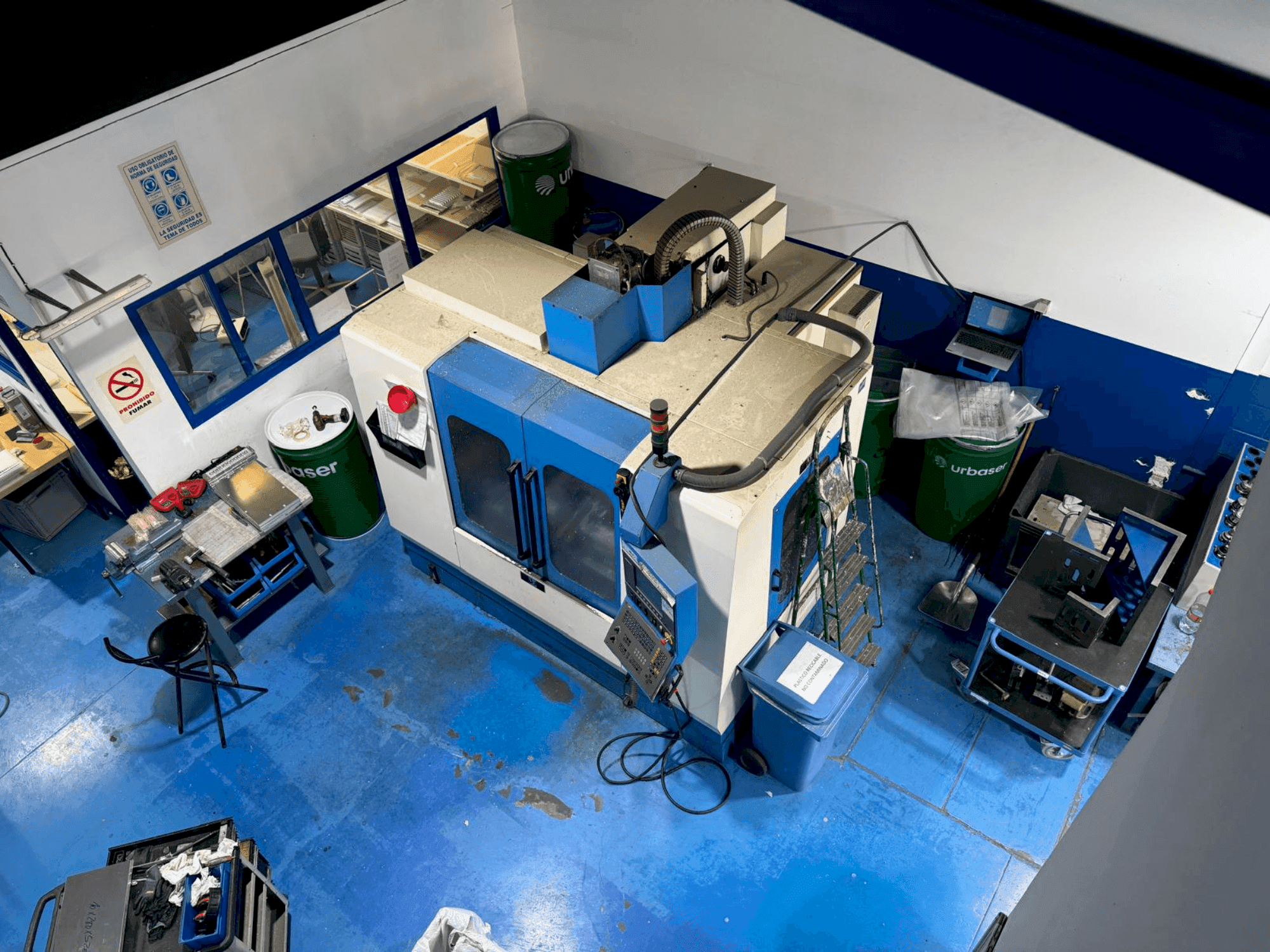 Vista frontal de la máquina LAGUN GVC 1000