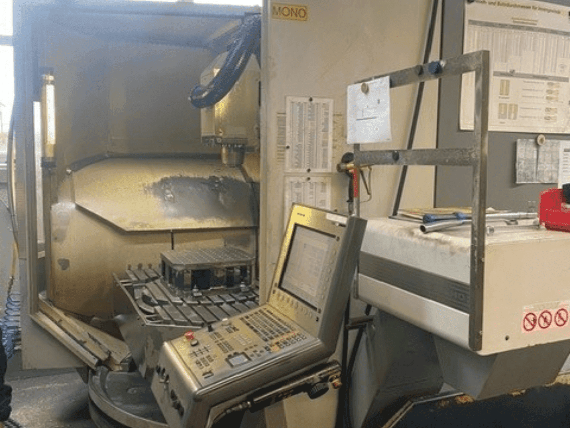 Front view of DECKEL MAHO DMU 80 monoBLOCK simultan machine