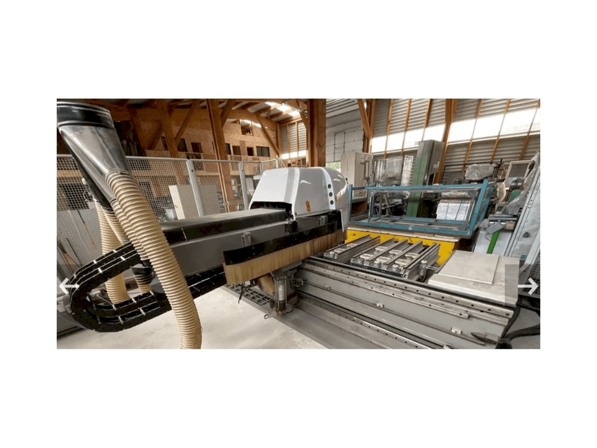 Vista frontal de la máquina BIESSE Rover 321 R