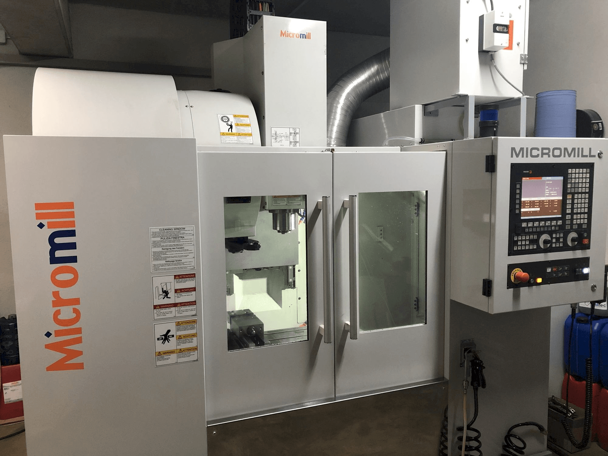 Vista frontal de la máquina Micromill MM 430