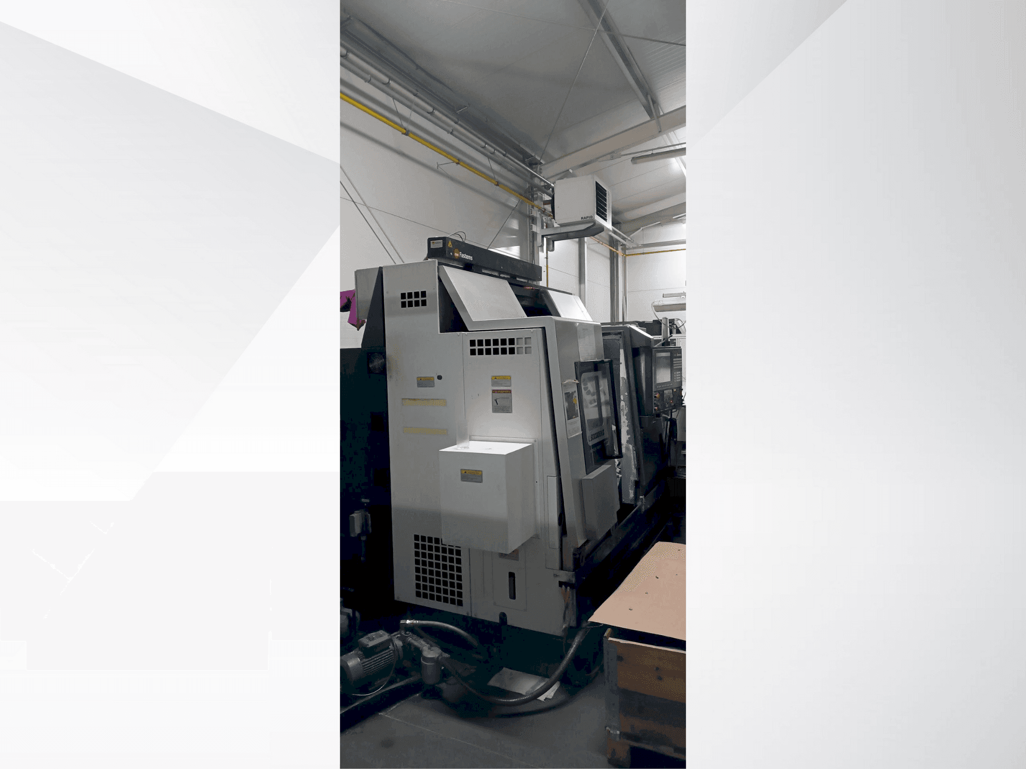 Vista frontal de la máquina Okuma LB3000 EX II-MY C450